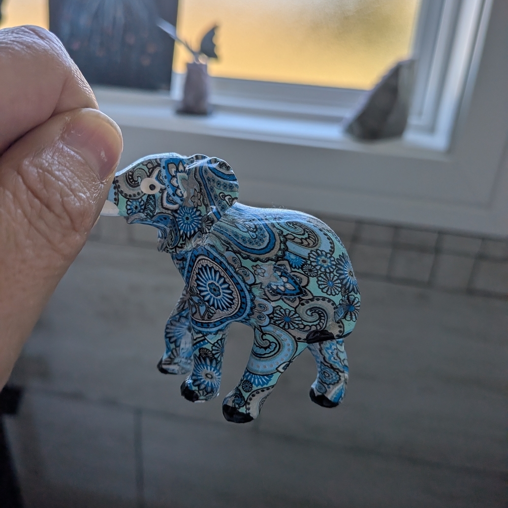 Portugal Paisley Blue Elephant Figurine‎